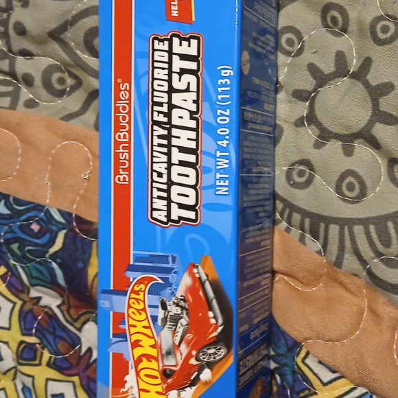 Hot Wheels Anticavity Fluoride Toothpaste - Blue and Red - Picture 5 of 8